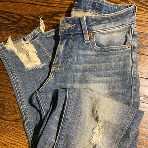 Lucky Brand ripped jeans 00/24